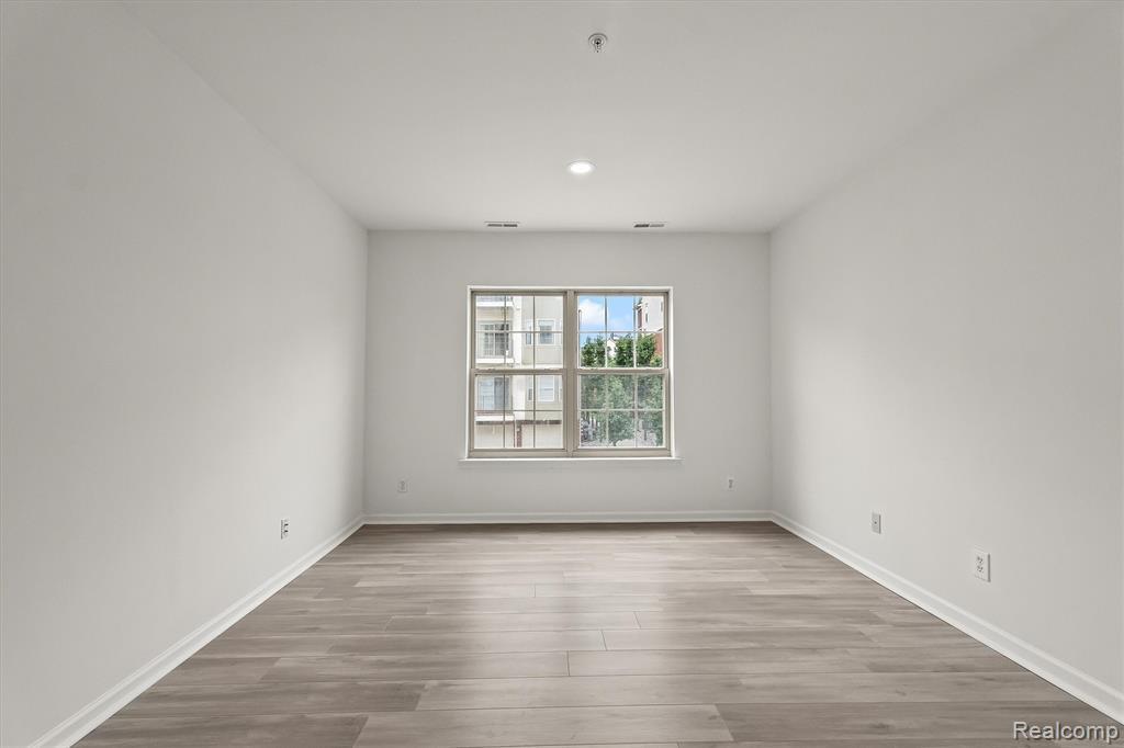 Building Photo - 3094 Camden Dr