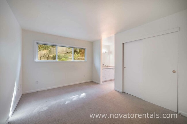 Building Photo - 2665 Center Rd