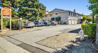 Building Photo - 2595 El Portal Dr