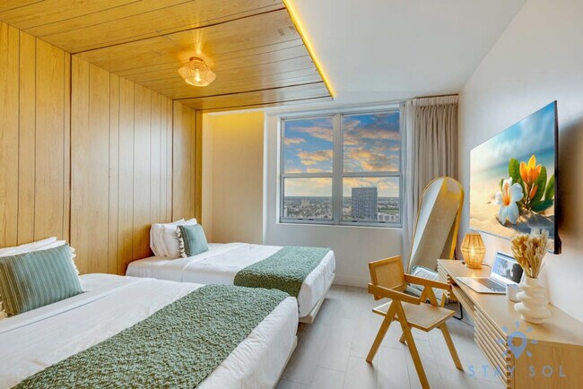 Building Photo - 4010 S Ocean Dr