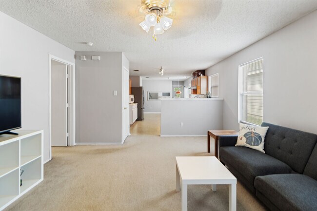 Building Photo - 6717 Waterhill Ln