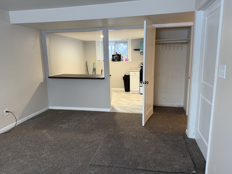 Building Photo - 235 Argus Dr