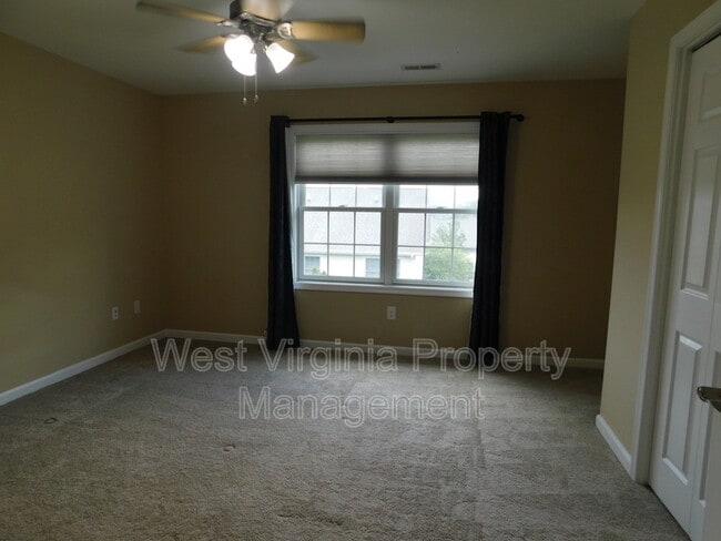 Building Photo - 198 Blackbird Village Cir