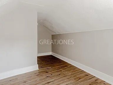 Building Photo - 1557 Lawton Ave