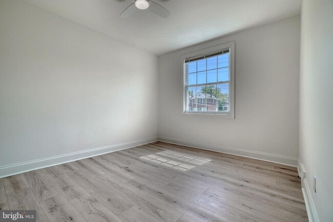 Building Photo - 1722 Edgewood Rd