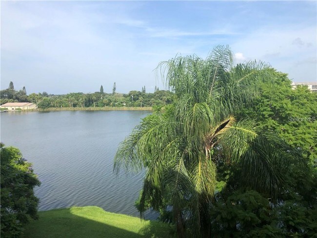 Building Photo - 3799 Lake Bayshore Dr