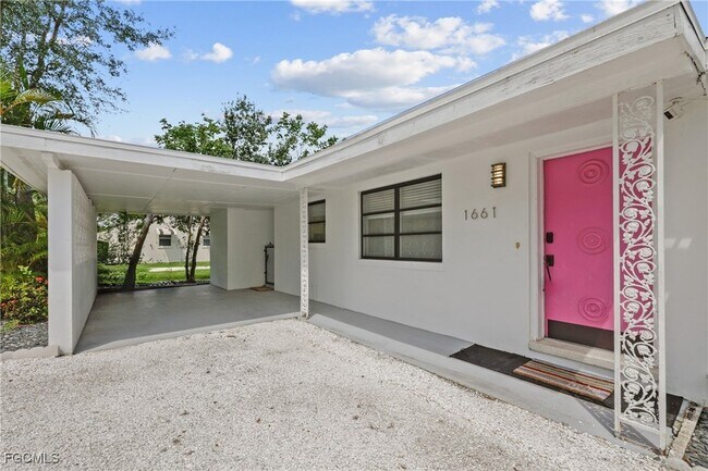 Building Photo - 1661 Coronado Rd