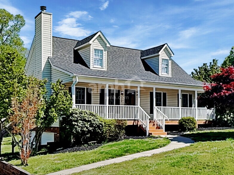 Primary Photo - 272 Twin Creeks Rd