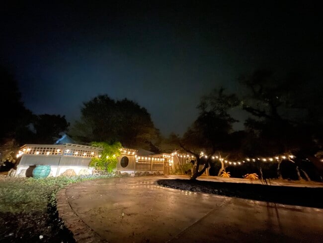 Building Photo - 104 S Tumbleweed Trail