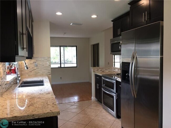 Building Photo - 9200 Chelsea Dr S