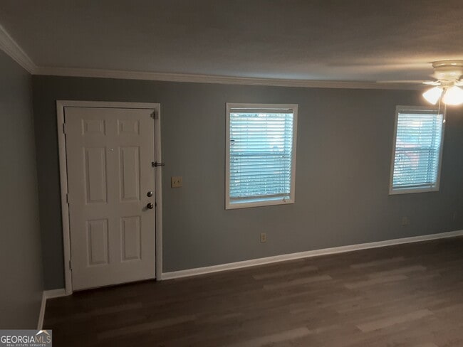 Building Photo - 6900 Roswell Rd