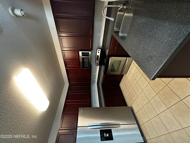 Building Photo - 4991 Key Lime Dr