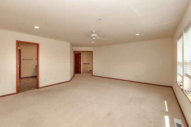 Building Photo - Spacious 4-Bedroom DuPont Home with AC