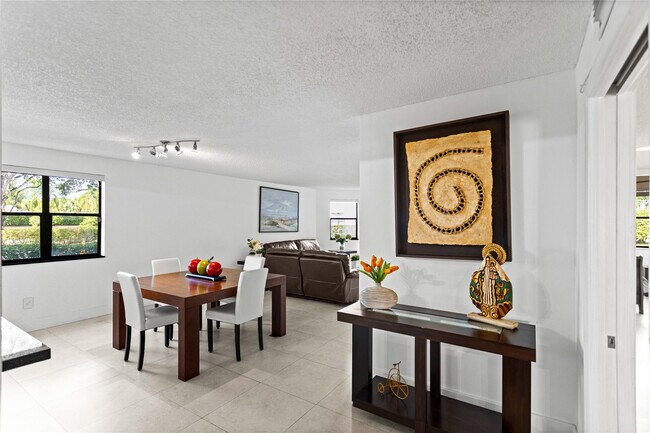 Building Photo - 16051 Blatt Blvd