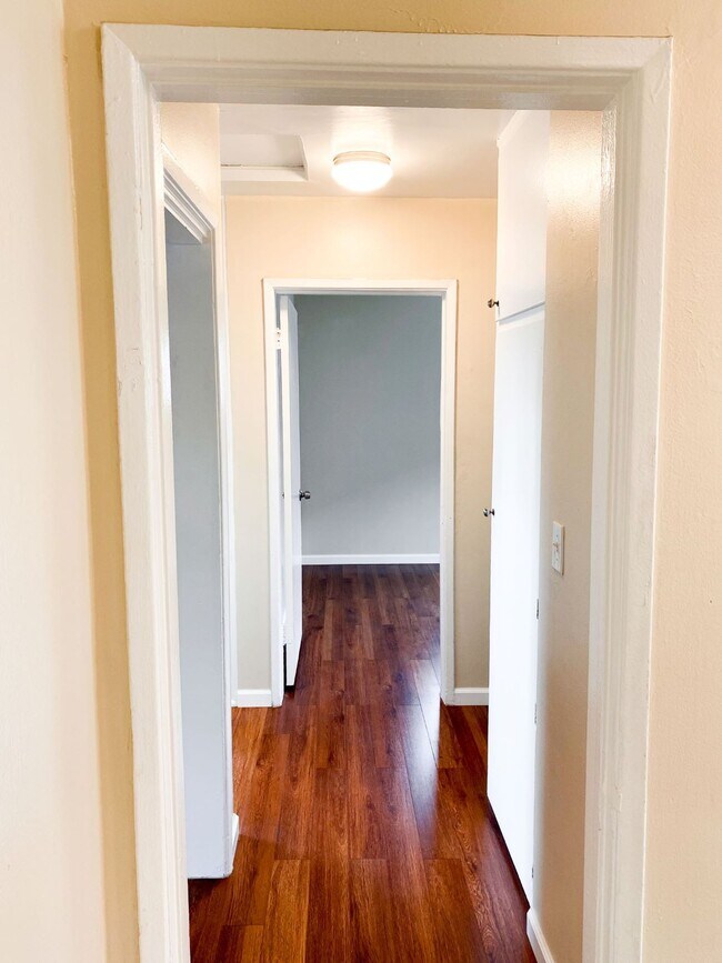 Building Photo - 124 W Avenue 26