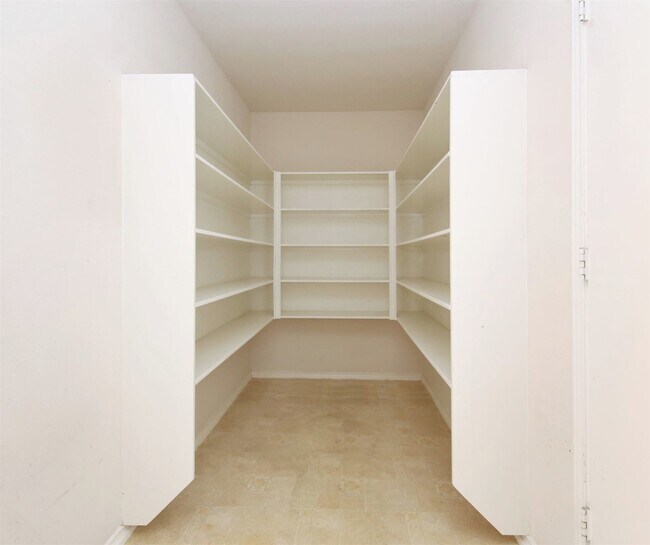 Building Photo - 9618 Ravens Nest Ct