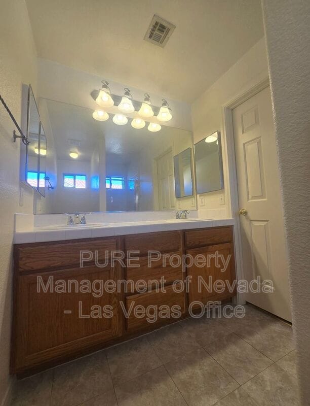 Building Photo - 520 Arrowhead Trail