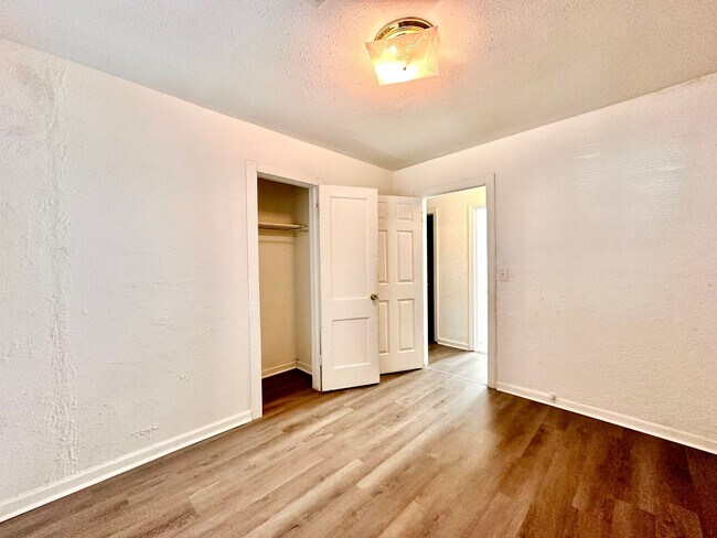 Building Photo - Three bedroom OKC Home