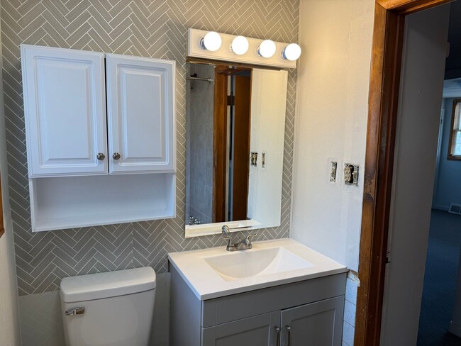 Building Photo - 113 Line Way