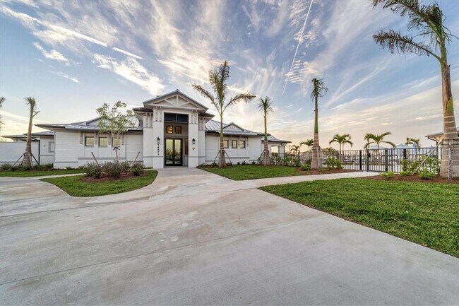 Building Photo - 14640 Sycamore Ct