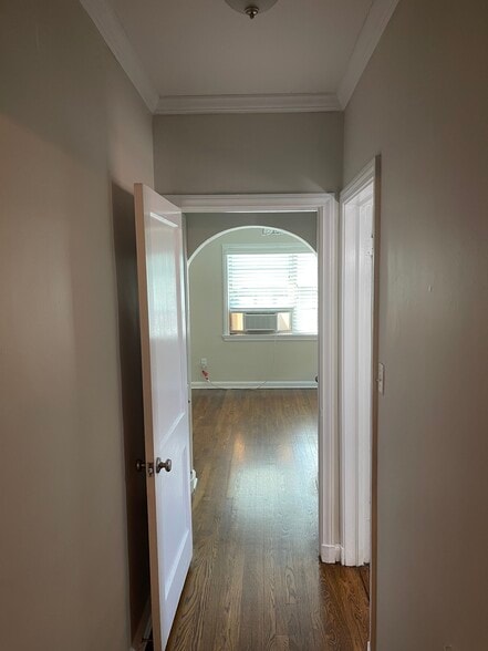 Building Photo - 1216 S Saint Louis Ave