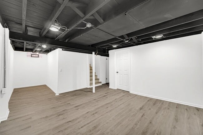 Building Photo - 735 Porter St