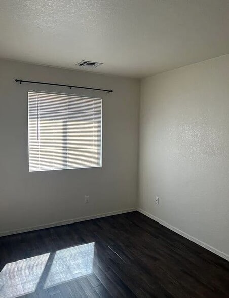 Building Photo - 9375 E Yogo Sapphire Ln