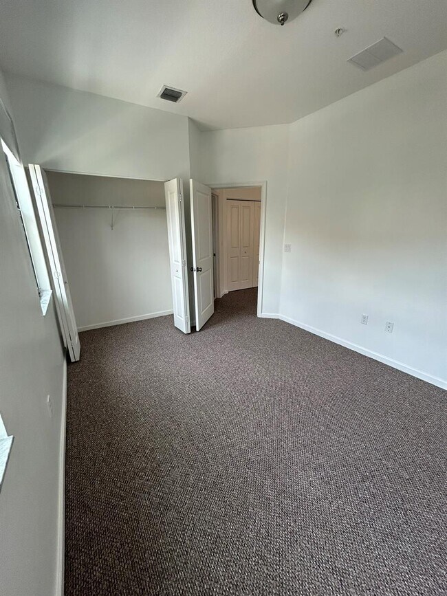 Building Photo - 12620 NW 32nd Ct