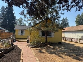 Building Photo - West Side Location