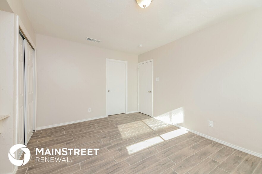 Building Photo - 1702 Marblehead Dr