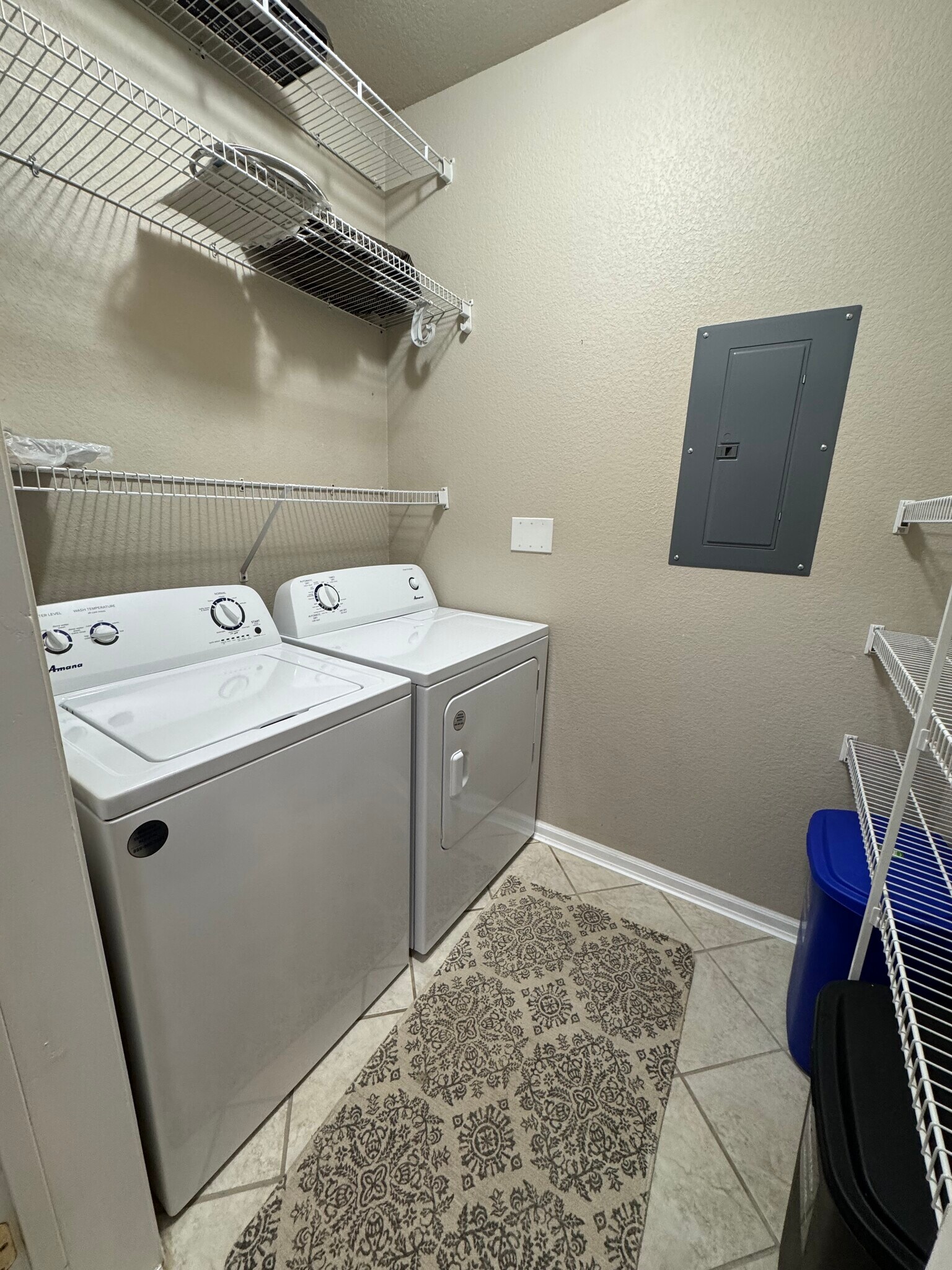 Laundry Room - 12860 University Cres
