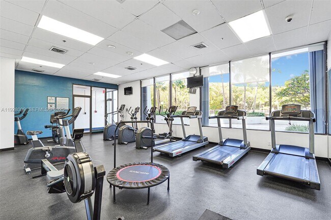 Building Photo - 100 Bayview Dr