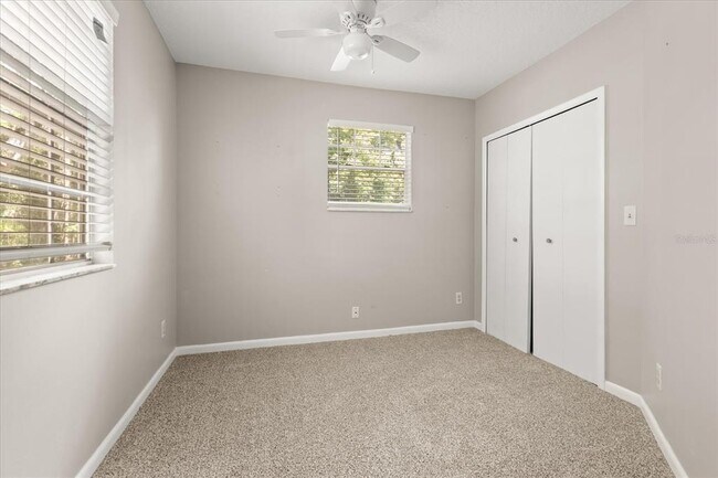 Building Photo - 742 N Westmoreland Dr