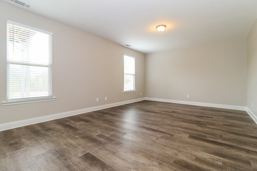 Building Photo - 49 Paces Overlook Cove