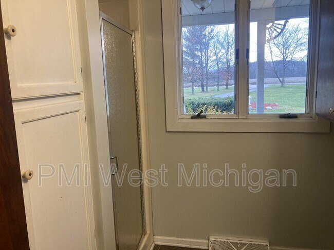 Building Photo - 1275 104th St SW