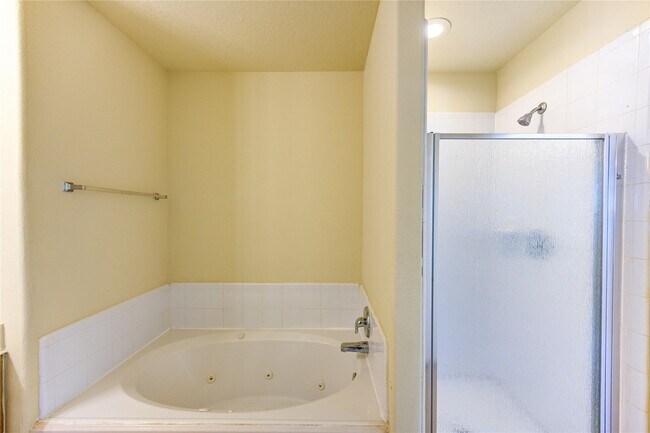 Building Photo - 19506 Lighthouse Scene Ln