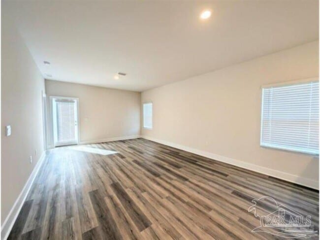 Building Photo - 9907 Starling Dr