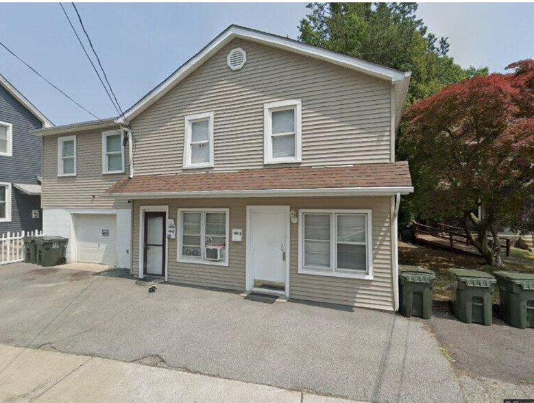 Primary Photo - 38 Lake St