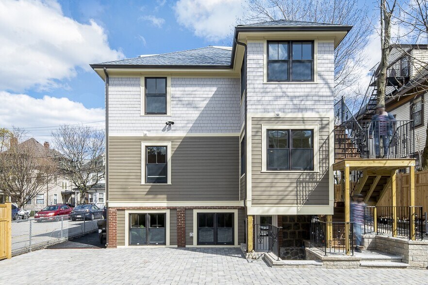 Building Photo - 23 Winslow Rd