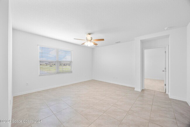 Building Photo - 1253 Dunes Ave