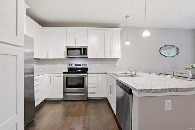 Building Photo - 0 N Cypress Ln