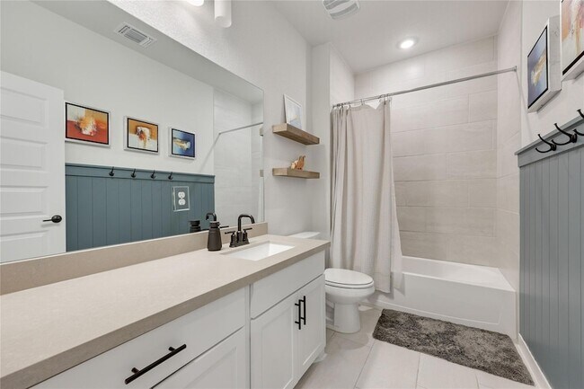 Building Photo - 4902 Seadrift Dr