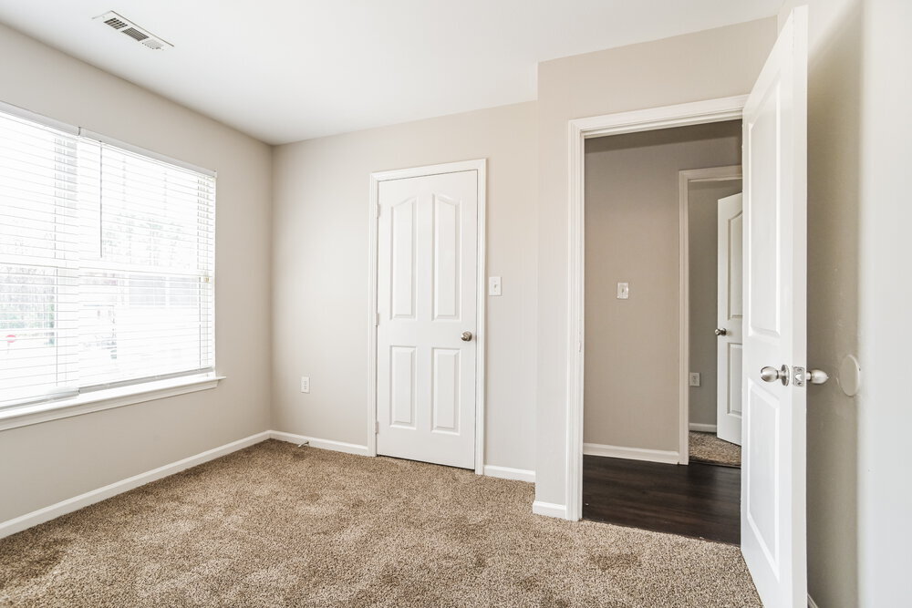 Building Photo - 3609 Shallow Oak Ct