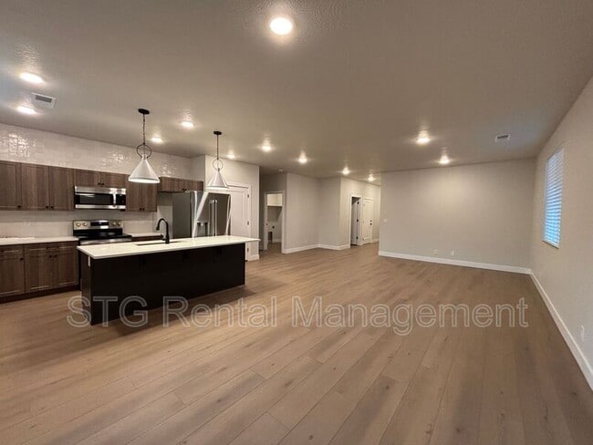 Building Photo - 3968 Fossil Way