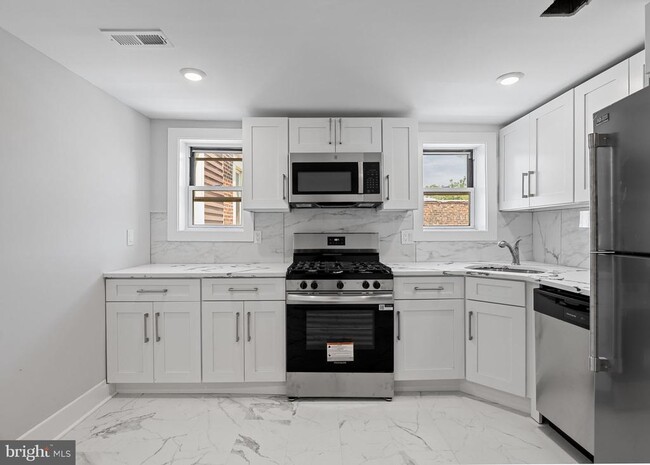 Building Photo - 1309 Marlborough St