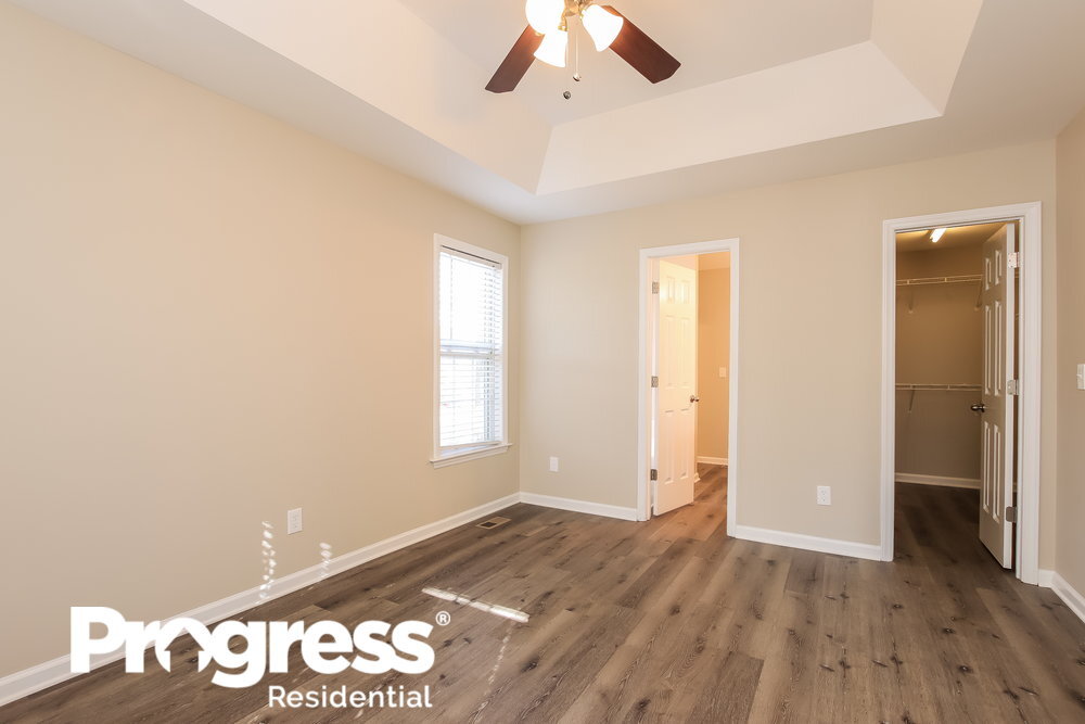 Building Photo - 300 Wood Green Dr