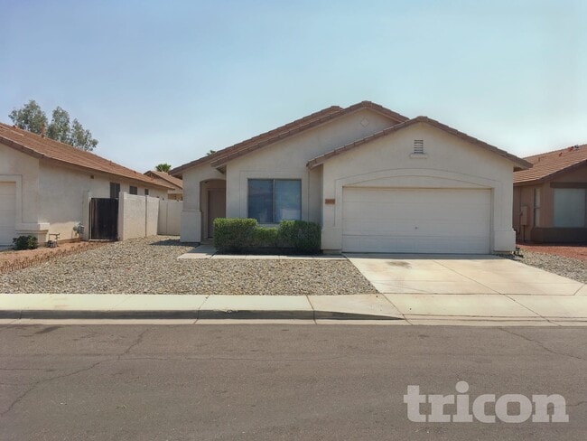 Building Photo - 6619 W Golden Ln