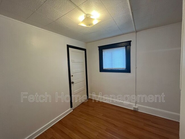 Building Photo - 631 N Prince St