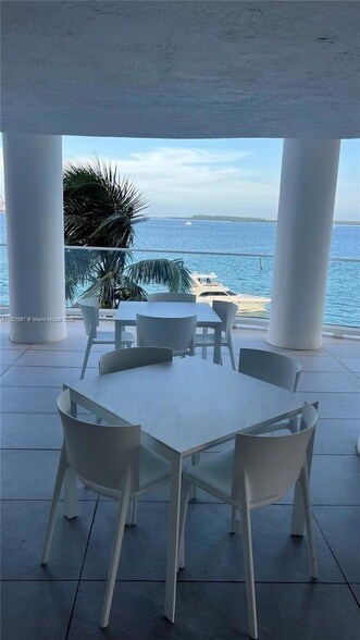 Building Photo - 770 Claughton Island Dr