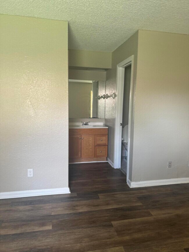 Building Photo - 2576 Ida Way